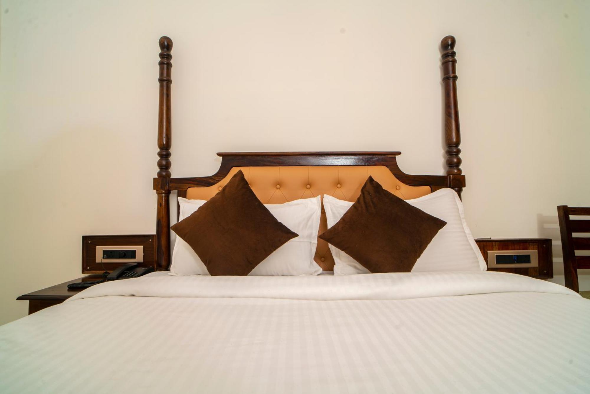 Dera Pichola- A Lake Facing Boutique Hotel أُودايبور المظهر الخارجي الصورة