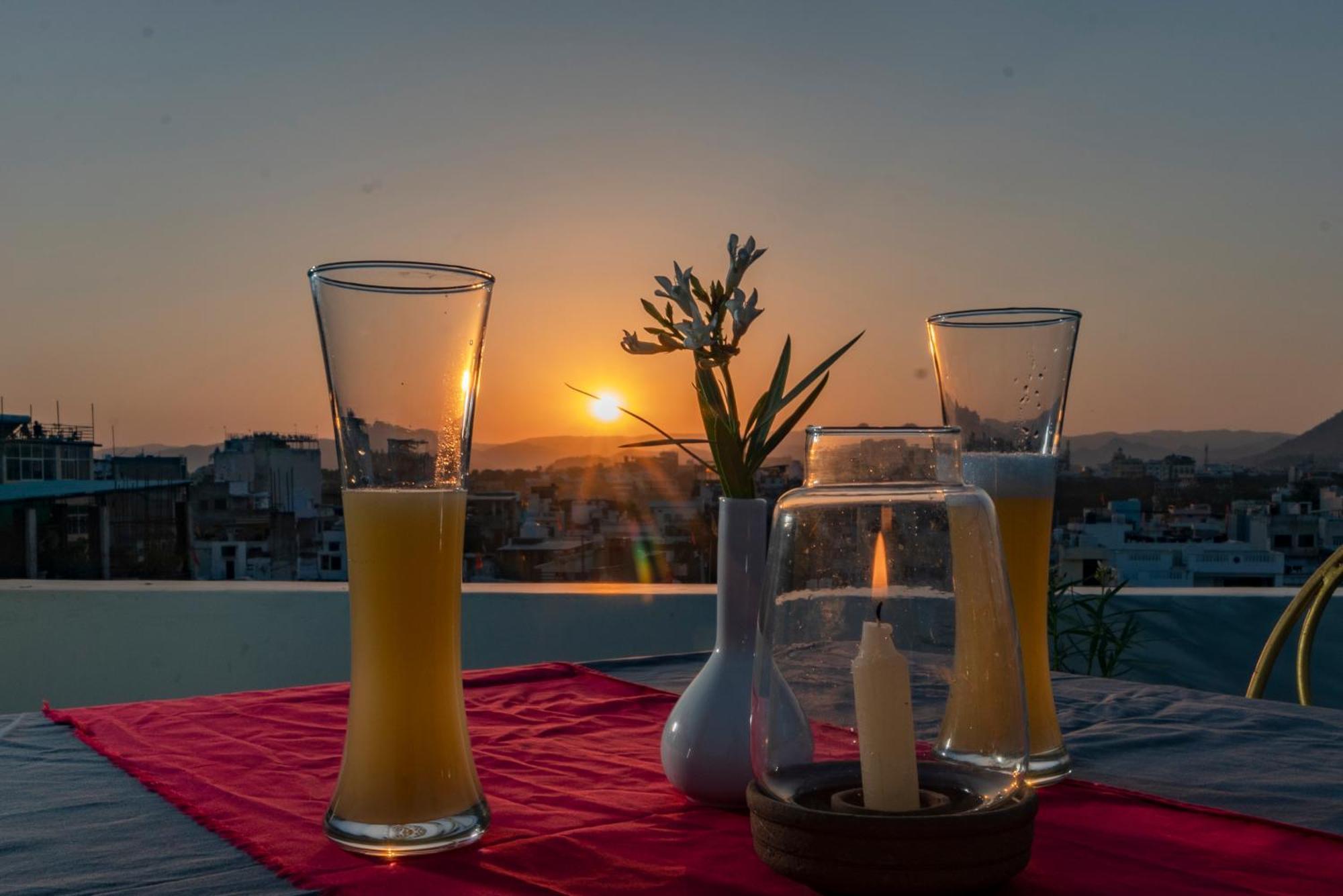 Dera Pichola- A Lake Facing Boutique Hotel أُودايبور المظهر الخارجي الصورة