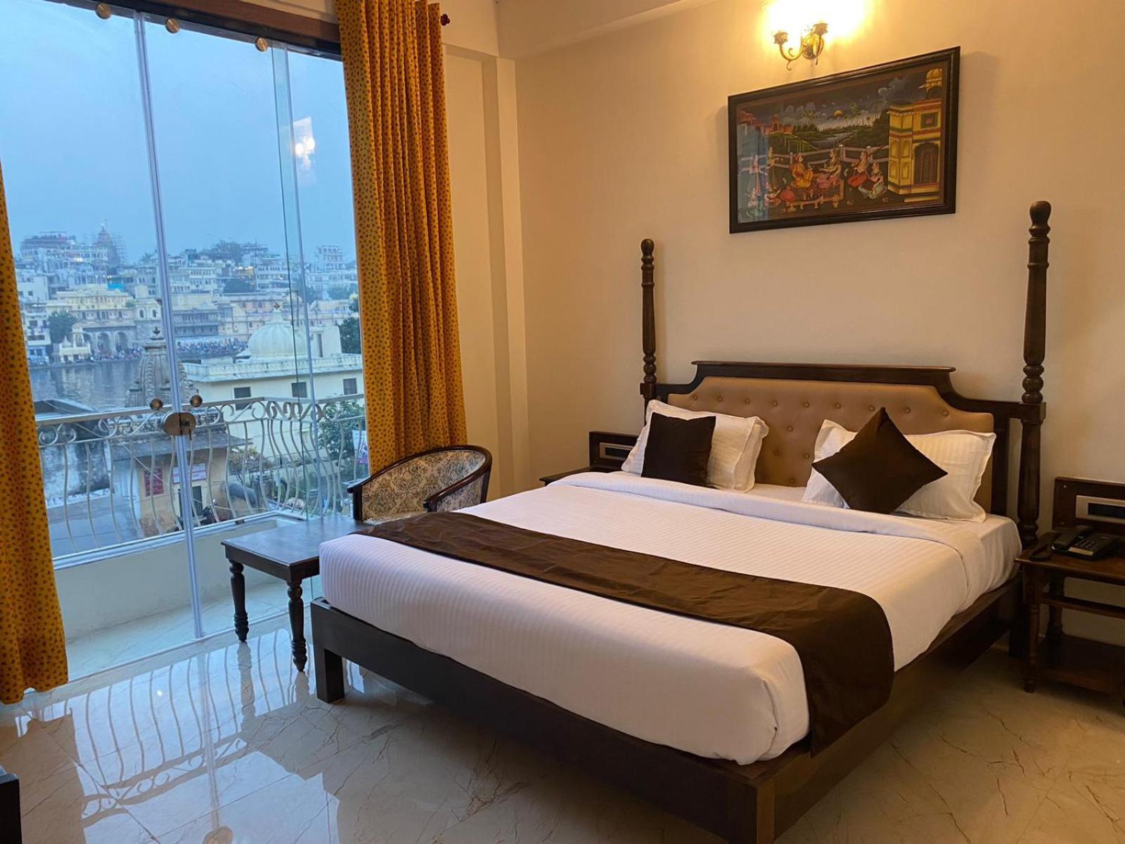 Dera Pichola- A Lake Facing Boutique Hotel أُودايبور المظهر الخارجي الصورة